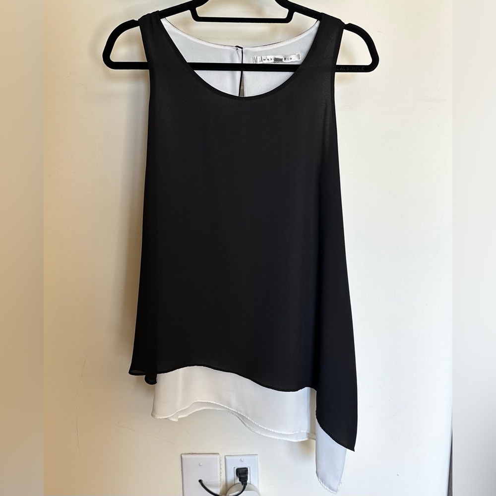 Max studio sz M sleeveless double layer a asymmetrical blouse